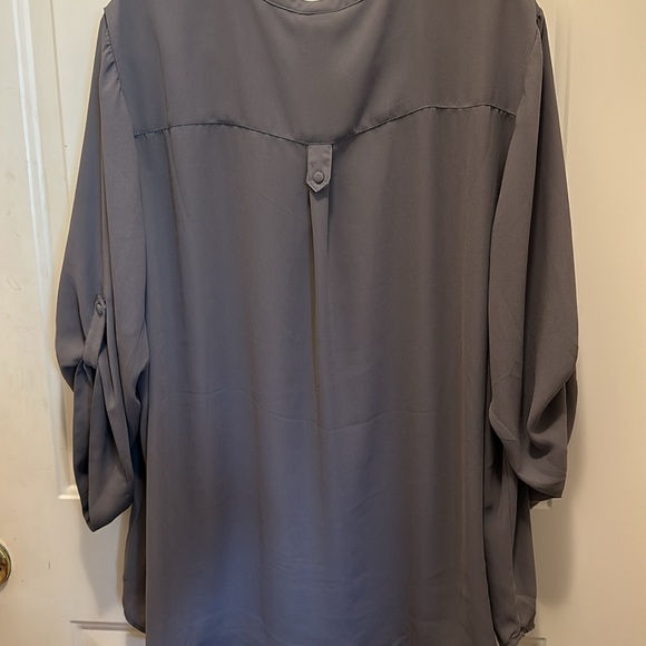 Gray color blouse/tunic from Torrid.  Soft material machine washable. - Picture 4 of 5